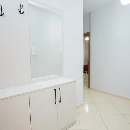 Apartament Leo's *